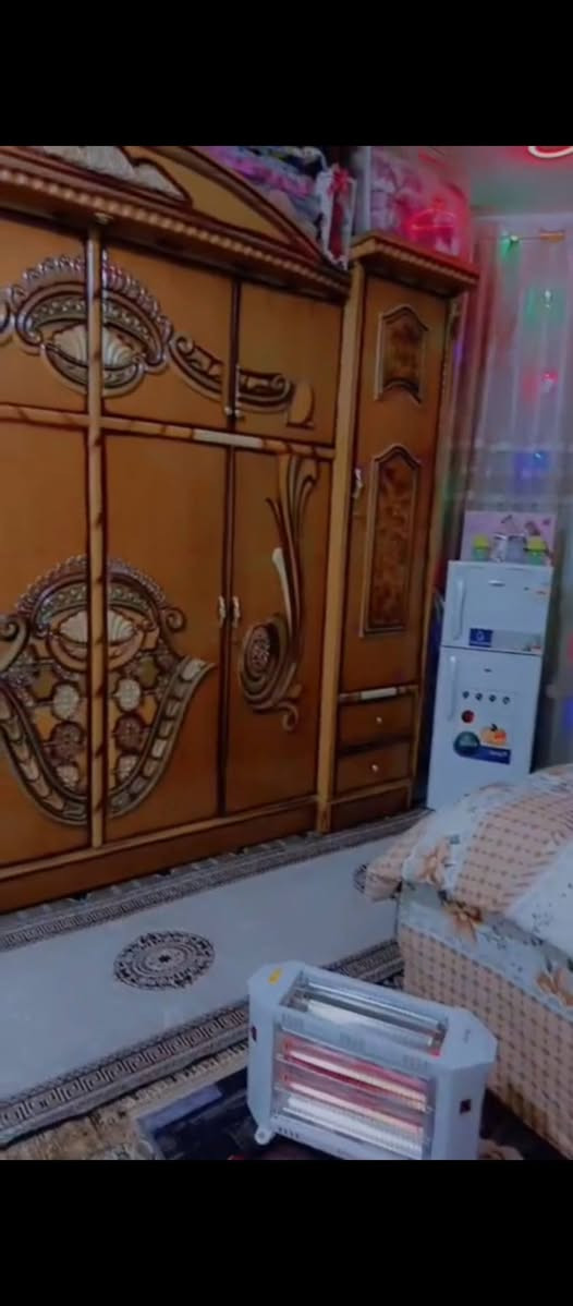 السلام عليكم 
 غرفه جديده للبيع استخدام قليل اي ضرر مبيها  مشتريتها بمليون وربع والله العظيم سعرها 700 بيها مجال قليل كلش نضيفه تجون وشوفون لمكان  الصويره  منطقة طليحه 
للأستفسار اتصل ***********
