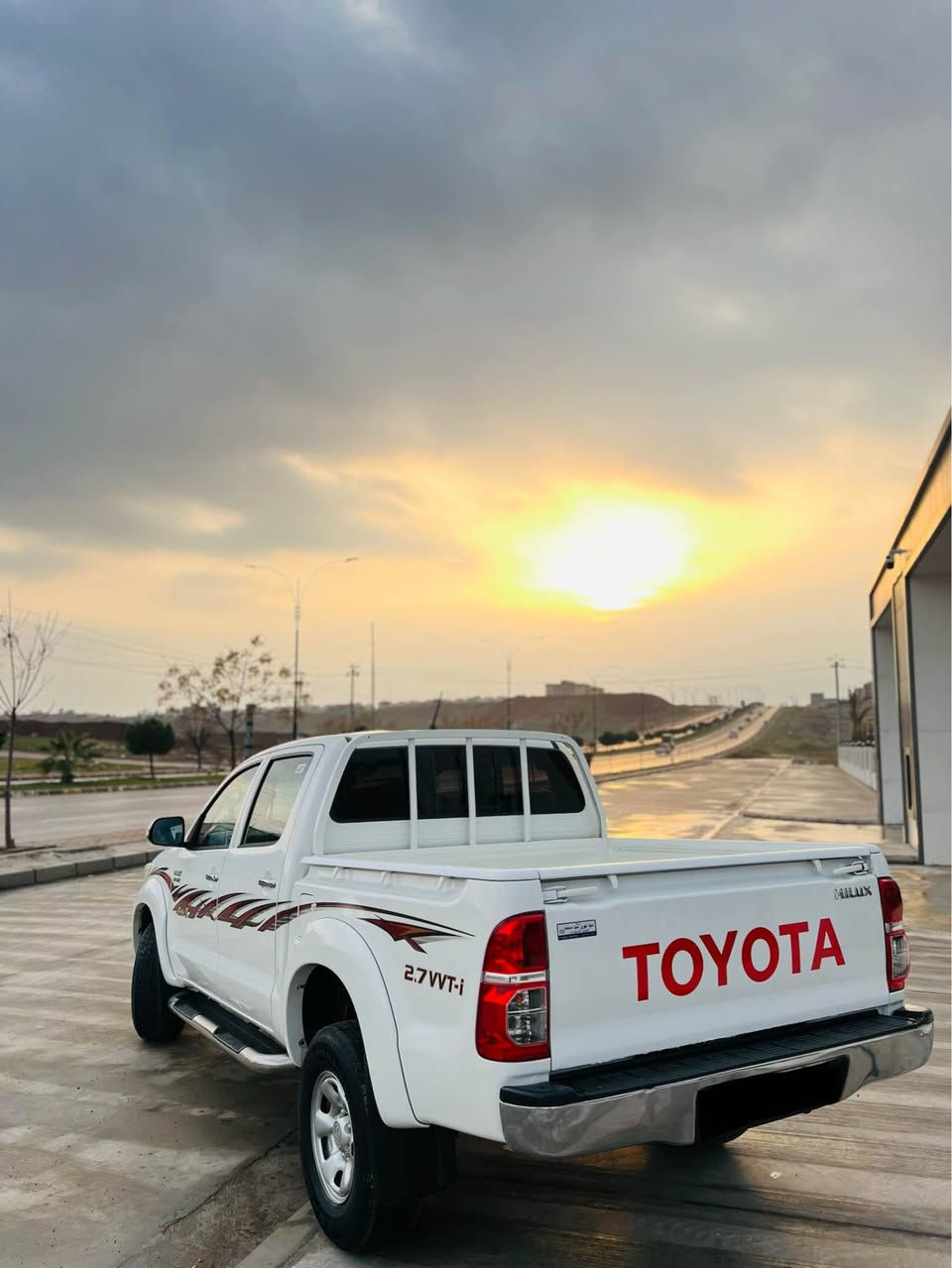 تويوتا مه رزي 
موديل 2014
رقم سه نه وي جديد 
بي سبغ 
گير مكينه شه رت 
موبايل *********** اكر, نينوى
