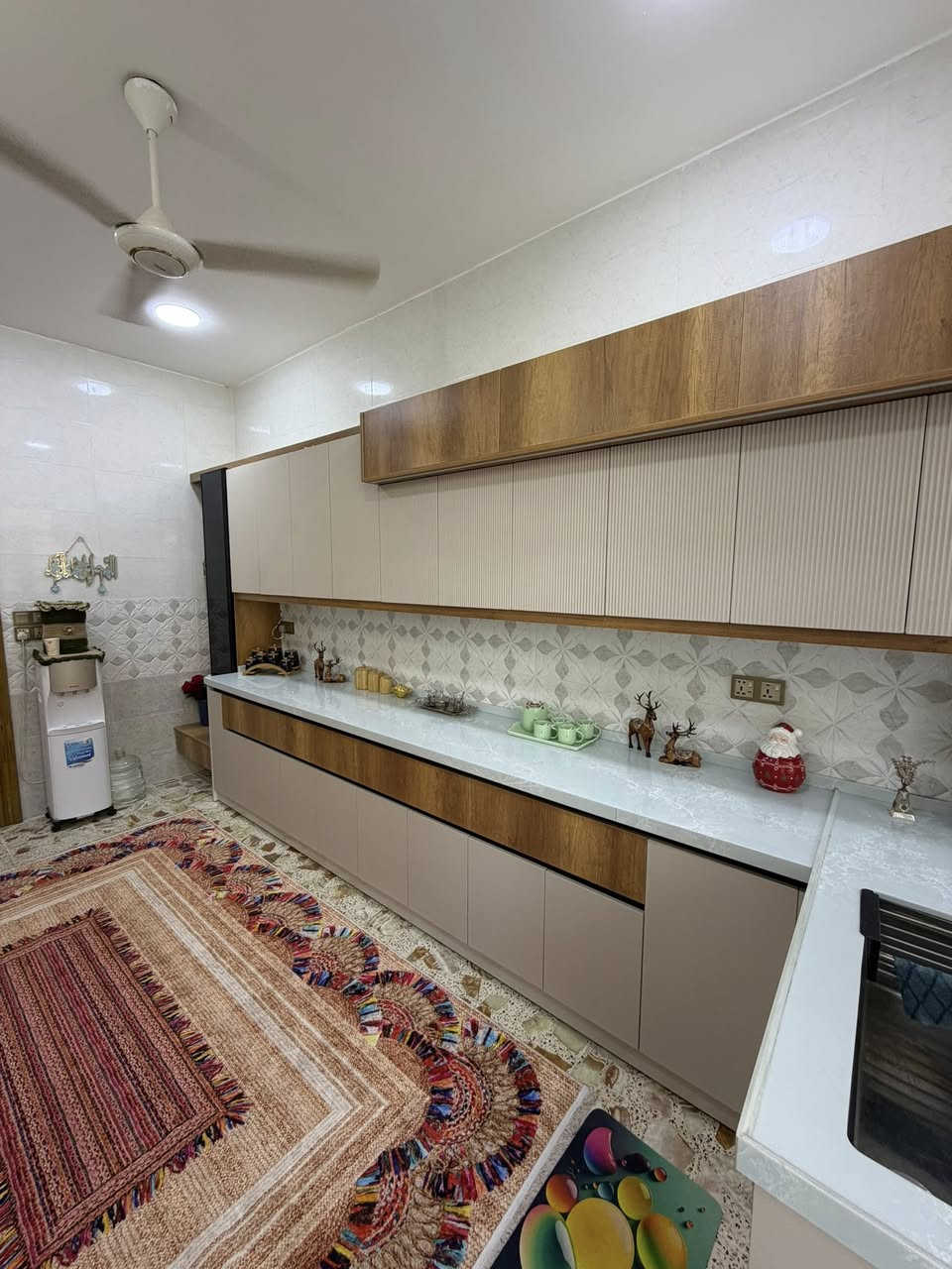 🏡/ دار للبيع المساحة ١٥٠ م طابو صرف 

            الواجهة ٧.٥ م / النزال ٢٠ م 

🧱/ بناء حديث درجة اولى 

الطابق الاول/ مطبخ حار بارد . هول . استقبال . غرفة نوم . حديقة داخلية . كراج . مجمع صحيات داخلية وخارجية 

الطابق الثاني/ غرفتين نوم . هول . مجمع صحيات 

🌏الموقع / حي الامام مقابل كرار ابو الكص او لحوم حجي حسين الخفاجي

            ( قريب جداً من الشارع الرئيسي )

⭕️ نستقبل جميع العروض السكنية والتجارية والزراعية في جميع مناطق الحلة 

لمعرفة السعر مراسلة الصفحة او مراجعة مكتب 

بشار للعقار والمقاولات شارع ٦٠ بداية شارع الحسينية 

***********

***********
