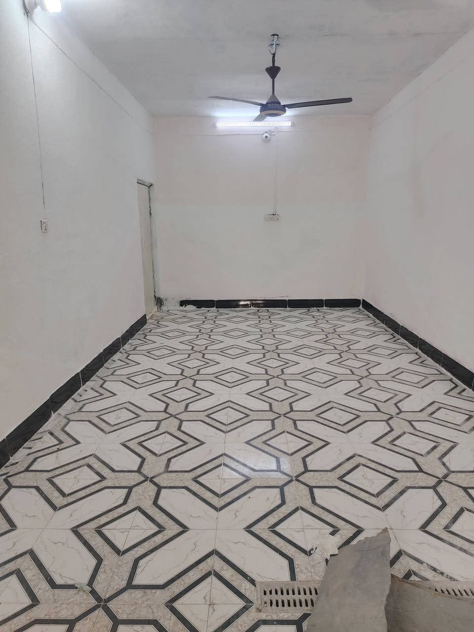 سلام عليكم محل ليجار حي جهاد جمعيه شارع لعريض  طول 7ولعرض 4 وهاذة رقمي***********
،
