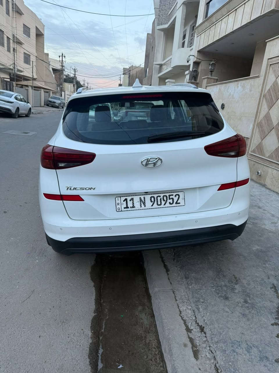 سلام عليكم توسان  موديل 2020 ‏شركة كاصد خليجي مكفوله  بدون صبغ محرك 2000 دوش سياره فول ماعده فتحه خمس عدسات  موصفاتها معروفها 
كير محرك مكفولات ماشيه ٩٤الف  تخم تاير جديد 
رقم بغداد الدولي بسمي هزه جديده سنويه جديده 

السعر ٢٠٨ وبيها مجال بصيط مكان بغداد كرادة 
***********
