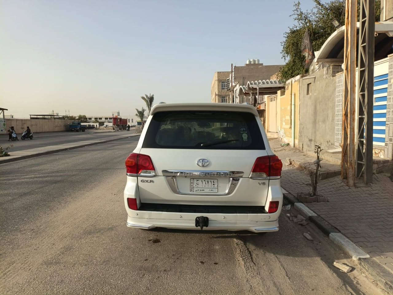 السلام عليكم لاندكروز بريميه مديل2012ام الطفايه مكفوله من الصبغ ماعده البارد المبين في الصوره جاملغ الامامي وسياره بسمي والسعر 320وبيه مجال والاستفسار***********
