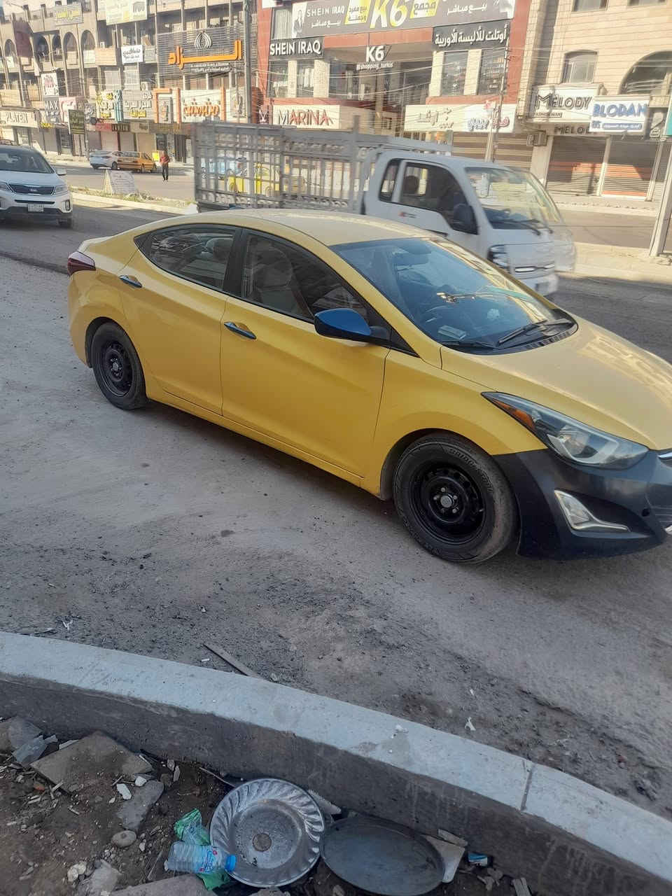 السلام عليكم
النترا 2016 وارد امريكي للبيع او مرواس ب صني 2025
سياره كامله من كلشي وخير من الله 
ماشيه ١٢٠
محرك ١٨٠٠ دوش 
السياره رقم بغداد باسمي تحويل ثاني يوم 
حادثها جداً بسيط حالوب بدون لا ايرباك ولا ضربه بجمها كبس 

السعر ١٢٠ ورقه وبيها مجال 
مكاني الدوره 

***********
