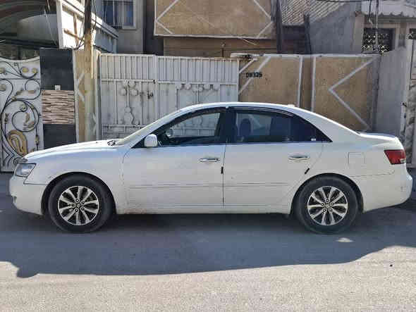 السلام عليكم للبيع او المراوس سوناتا موديل ٢٠٠٨
وارد امريكي محرك ٢٤٠٠ اربعه سلندرفول مواصفات 
فتحه 
كشنات جلد+كهرباء
تحكم استيرن 
صدر امامي خلفي جديد تخم تاير جديد ارقام وهزه جديده حادثها جاملغ امامي ايمن وبنيد بدون دواخل السعر ٨٨ وبيها مجال بسيط 
مكاني الدوره ابو دشير 
رقم الهاتف *********** بغداد
