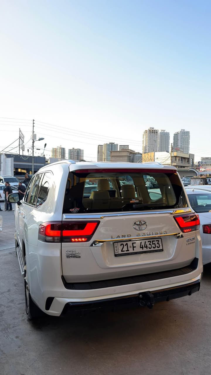 toyota land crusir_2024 _GXR_Twin turbo💎
‎اللَّهُمَّ صَلِّ عَلَى مُحَمَّدٍ وَعَلَى آل مُحَمَّدٍ

‎🔷تويتا لاندكروز موديل (٢٠٢٤)
‎🔷سياره مواصفات (GXR).. ..🔥🔥
‎🔷سياره (٣) شاشات _ (٦) سلندر _توین تیربۆ 
‏—————————————————————————
                                        🚦ماشيه (13km ) الف كيلو
‎🔷مكفول كفاله عامه دعاميه لي دعاميه مكفول بدون صبغ بدون بارد 
‎مكفوله كلشي شرت علي وزع شريكه 

‎🔷سياره گير محرك بشرت مامفتوح كل يشرت
‎🔷4 اطارات و ويل جديد شريكه 
‎🔷سياره داخل بيجي كوشنات جلد
‎🔷مواصفات سياره 
‎(كوشنات جلد _ شغال عن بعد
‎٣ شاشات بيلادي _ وايرليس شحن  _ _  نيظام eco _ سلايت _ النزلاق _ثلاجه _ زينون  _)

‎🔷سنويه هزه كل جديد مباشر حول رقم.  📦📦📦📦.  رقم سيارة. (( سليمانية ))
‎🔷• نظافه ١٠٠٪ كامل سيرڤس بدون نقص
                       
                                           سعر:748$$$💵💵💵

                           🌆مكان السيارة سليمانية معرض شڤان
                         الاستفسار اتصل بی تدلل ; 📲📲📲📲      
‏.                        ***********———*********** السليمانية, العراق

