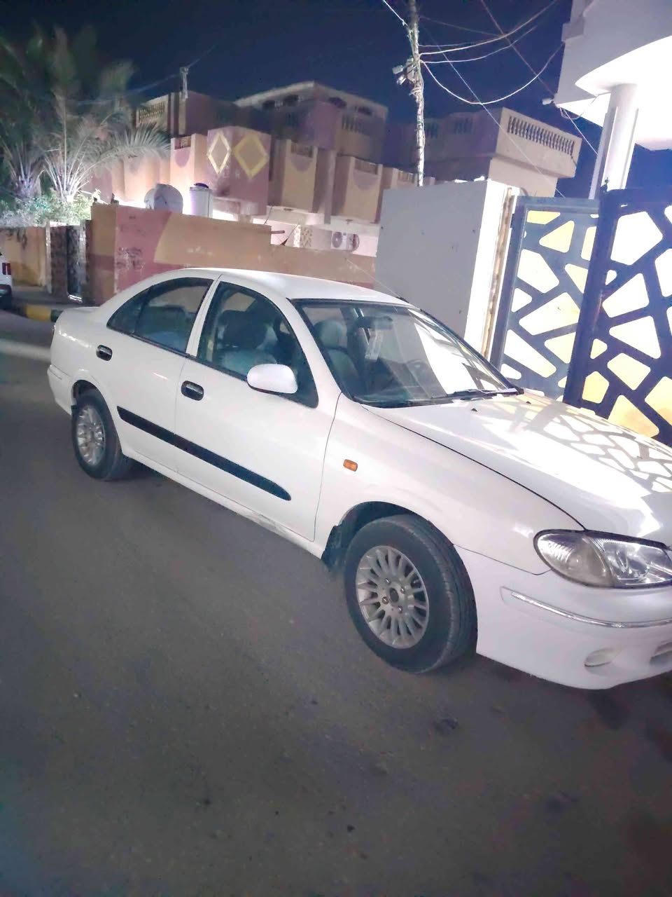 السلام عليكم سني ياباني ٢٠٠٢ كير عادي السيارة أصفر أصل مصبوغة أبيض السيارة كامله مبيها نقص شعر إيه ولا بيها دكه جاكوج وحده  دامه كامله على ايدي كير مكينه تبريد حدايديه تخم تاير  السعر (٧٠) وبيها مجال للطيبين ***********
