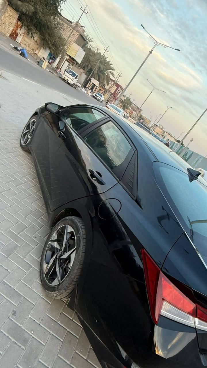 هونداي النترا 2023 حرة 
هزة جديدة / ترقيم جديدة 2026
فول مواصفات 
1 شاشة دجتل
2 بصمة
3 رادار امامي وخلي 
4 رادرات جانبية
5 نقط عمياء 
6 قيادة ذاتية 
7 تحديد مسار
8 توقف ذاتي 
9 سايد بريك كهربائي 
10 مكينة 2000 دوش 
11 حدادية جديدة 
السيارة وارد امريكي حادث جاملغ السايق والسيارة جديد ومانقصها شي

***********
