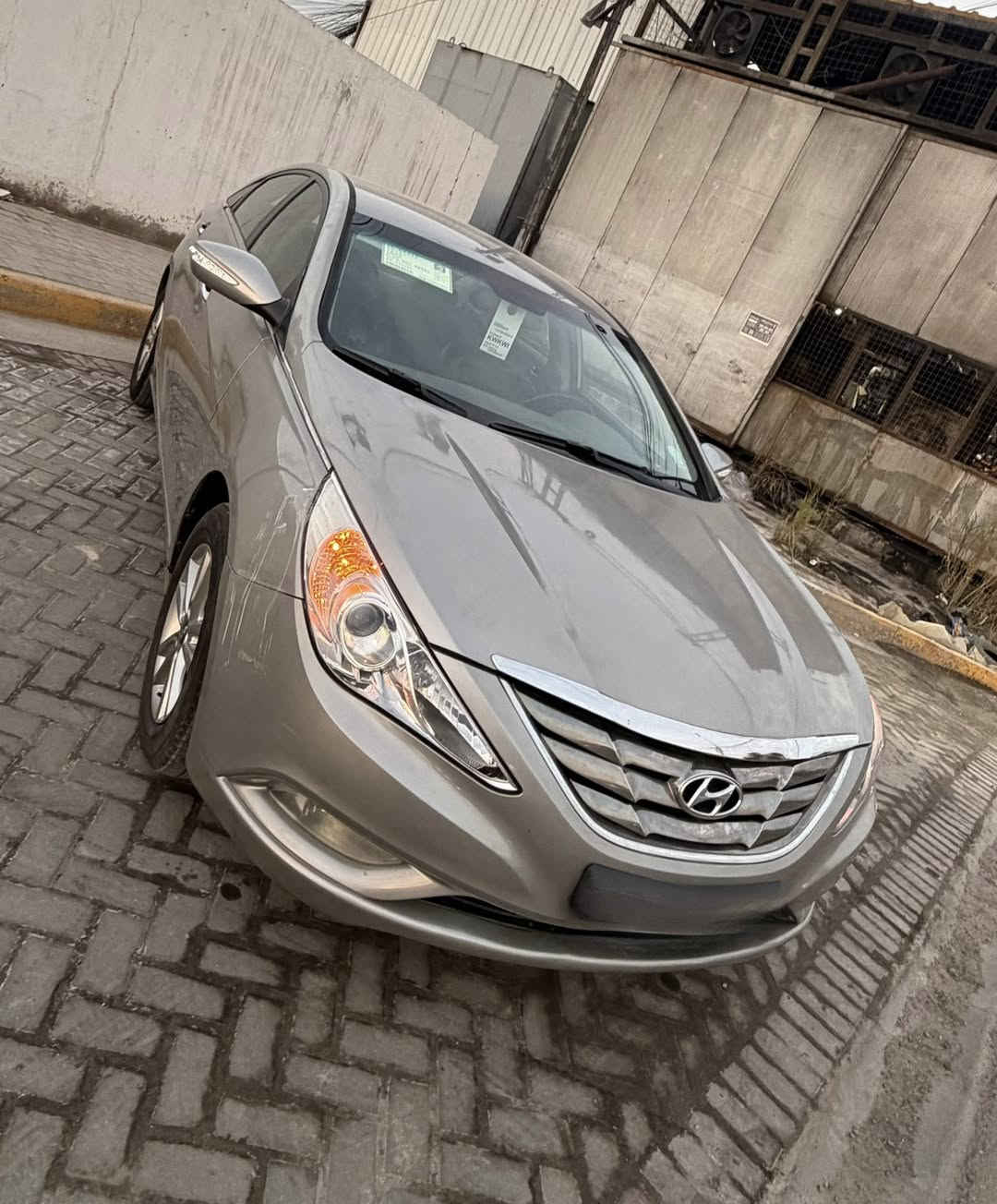 سلام عليكم سوناتا دخول جديد كورية خط واحد غاز جاهزه مكينه كير حدادية مابيه نقص 
تخم تاير جديد 
شاشة كامرة 
داخل جلد حار بارد
عنوان بغداد المدينة 
***********
