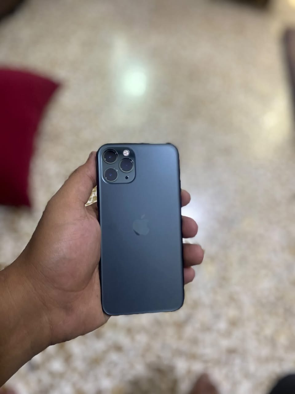 آيفون 11برو فقط
ذاكره 256 

مبدل شاشه اصليه جي اكس 

بطاريه بلادي 73

كامرات فول +كامره اماميه واكفه 

فيس إيدي شغال شرط 

سعر 210 

لتواصل ***********
