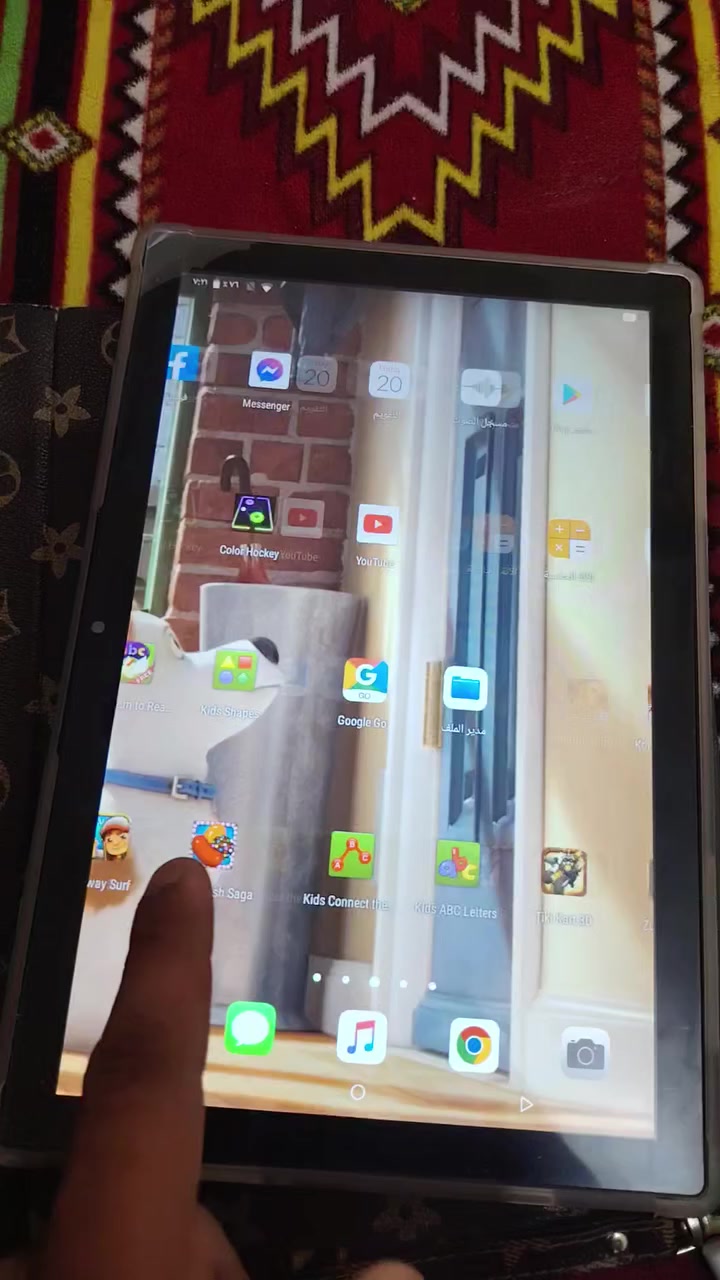 ايباد TOUCH ذاكره ٥١٢ استخدام شهر واحد شرط مشحون ٥ مرات فقط مع كامل الملحقات السعر 125 مكاني رفاعي ***********
