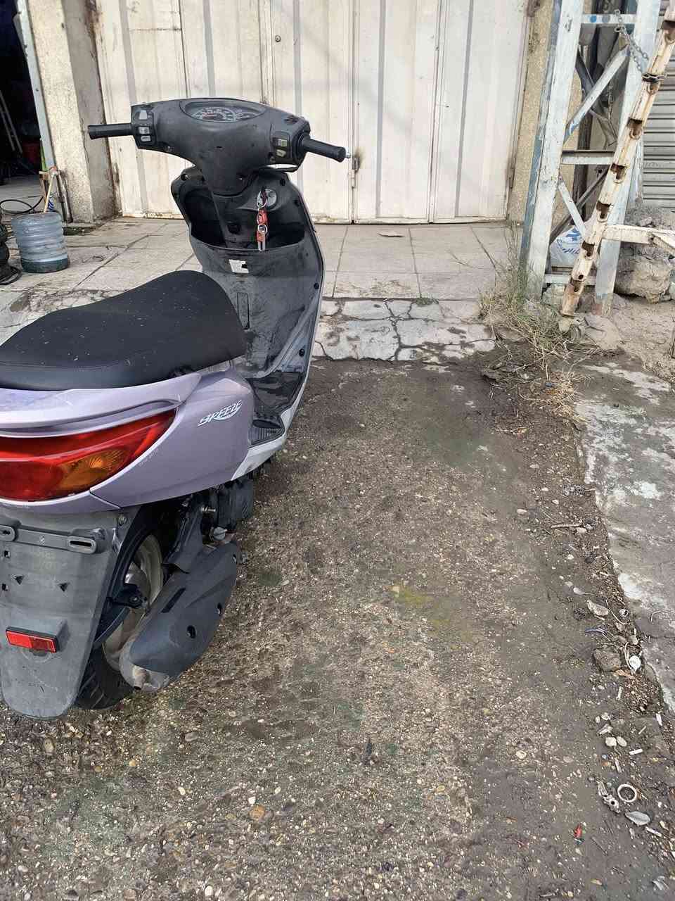 سلام عليكم بريز لايت جوة الدراجة نازلة رمبة صارلهة ١٠ ايام الدراجة مكفولة من كلشي السعر خاص و اي ستفسار اني خادم ***********
