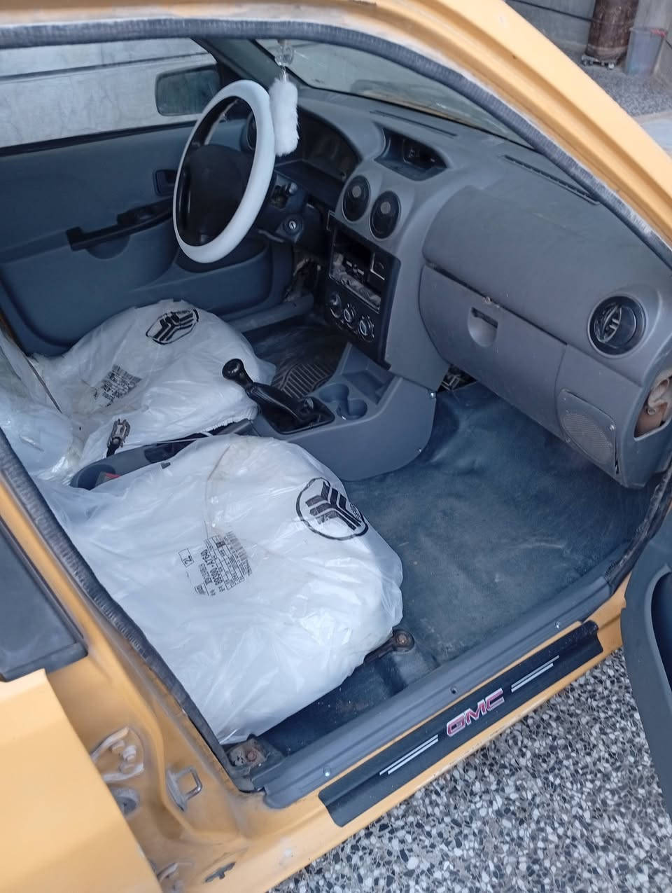 سلام عليكم خواني العزاز سايبه موديل 12 رقم صدامي مطلوبه هيه وغرامه مليون وشويه تحويل مباشر سياره بيه تبخير 
سعر 11 ورقه
دواخل سياره نضيفه كلش كدام عينك خوان اني مستعجل علبيع مكاني بغداد البلديات 
*********** تصال
*********** واتساب
