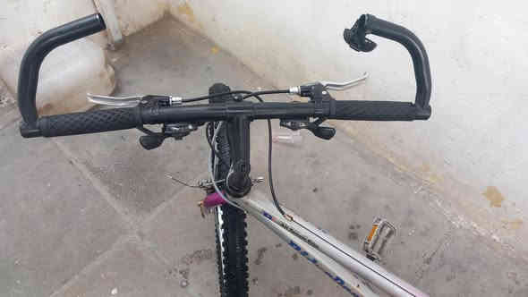 سلامو عليكم شباب هاذ لبيسكل لبيع سعره 70وبي مجال *********** راسل واتساب
