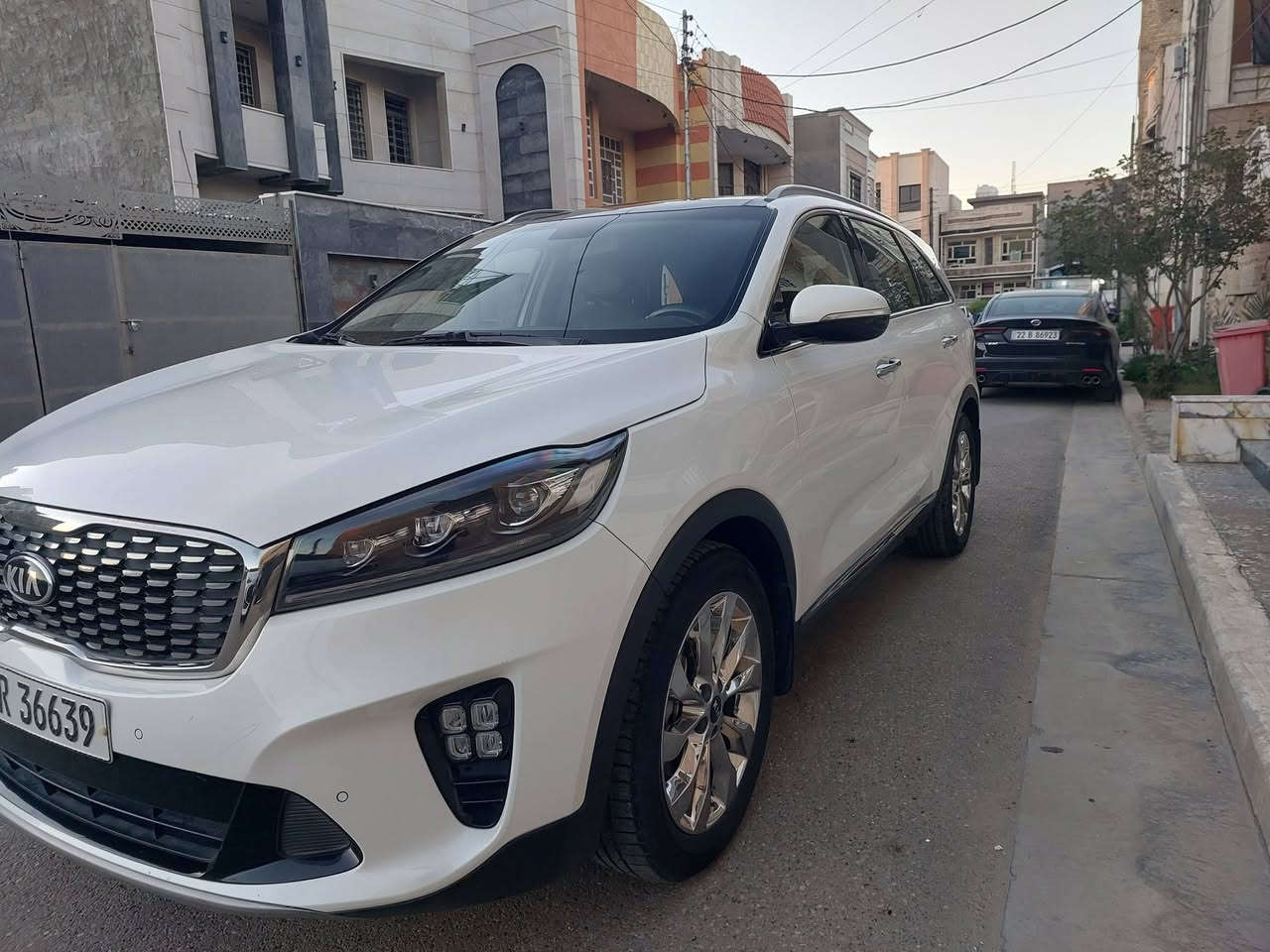 السلام عليكم عندي سورنتو موديل ٢٠١٨ خليجية مكفوله فول محرك ٦ماشيه ٤١ الف مكان السياره بغداد للاستفسار عن السعر الاتصال على الرقم ***********
