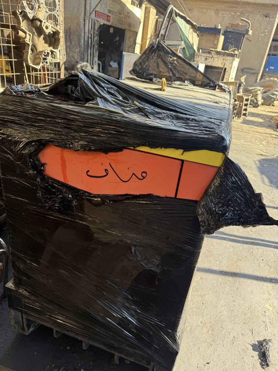 مولد كابوتا كاتم 15KV توليد لوري سومر فرنسي 1500RPM/50HZ نضيفة جداً وشرط مامفتوح بيها برغي واحد 
العنوان بغداد مجمع المشن محل مناف الشمري
***********
