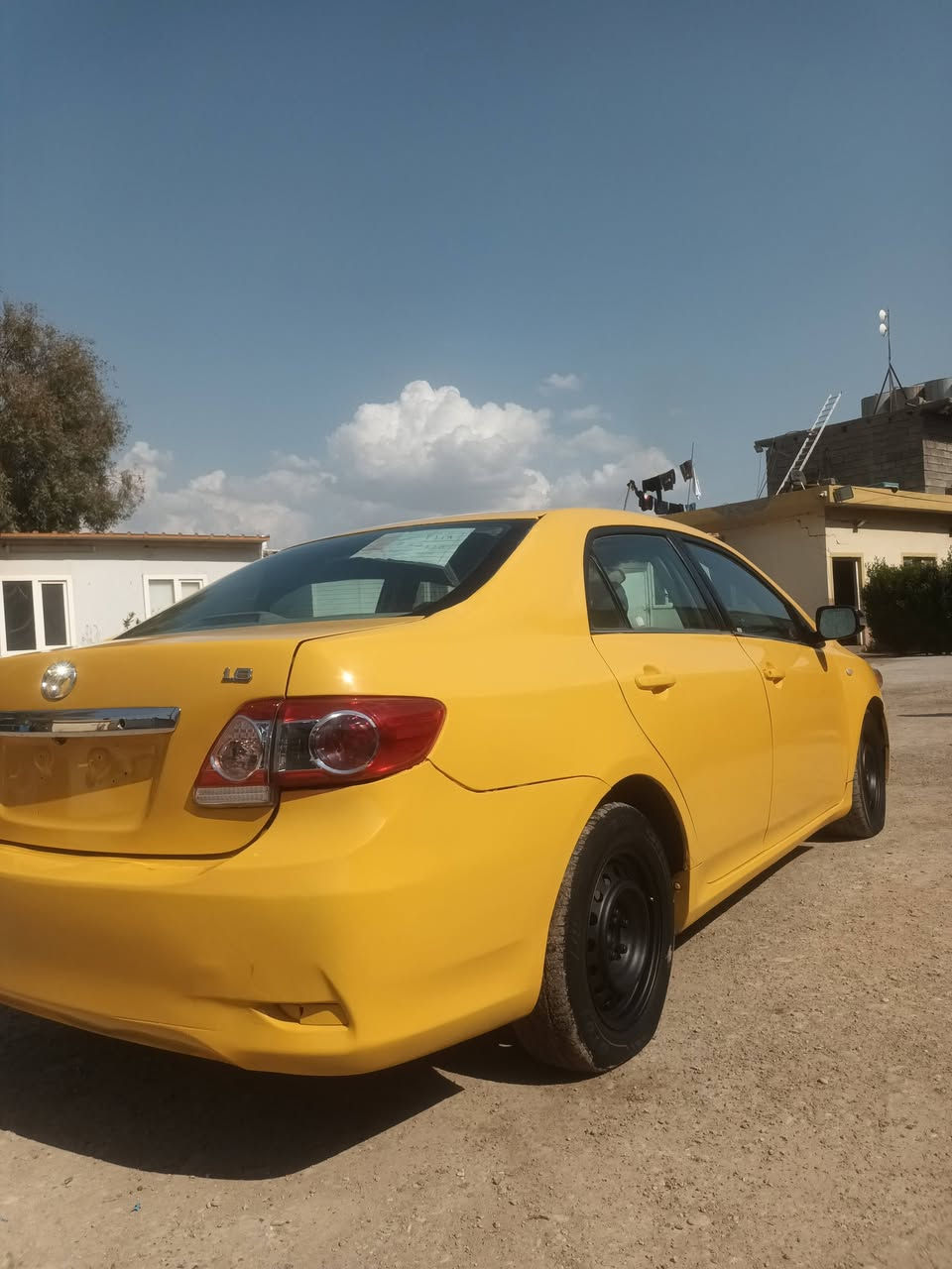 السلام عليكم كورلا 2009 محدث 13 
خليجي رقم بغداد مكاني كركوك دارمان 
كير مكينى تدفاء تبريد كهربايات كفاله 
سياره ضربته جاملغ وباب السايق بدون دواخل شاصي لغد مكفول سياره بسمي صبغ فرن جديد صار ١٠  ايام 
شاشا كامره تحكم ستيرين اشاير مري 
كله جاهز السياره بسمي هاي تفاصيل السياره 
السعر ٩٥ وبيه مجال رقمي ***********
واتساب أو تصال
