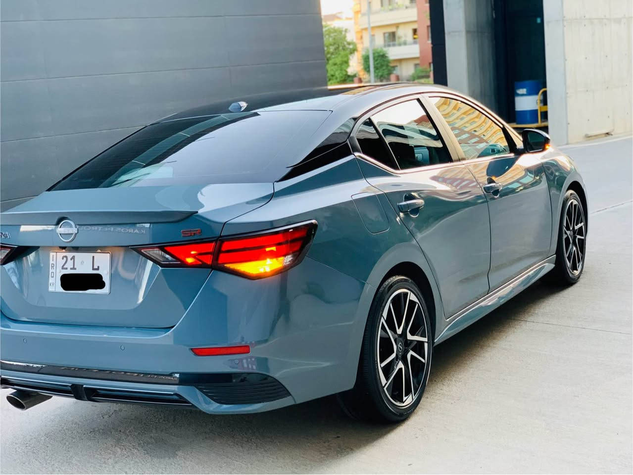 Nissan sentra SR 
سینترا ٢٠٢٤ چیمەنتۆی بیلاد سەقف رەش. تازە رەقەم کراوەو سەنەوی بەناوی خۆمەوەیە. 
تەنها ٤ هەزار رۆشتوە.
سەیارەکە پیش و دوای کەپسە ٢ پارچەو پەلەیەکی بچوک بۆیاخە. 

مواسەفات:،
کشن هیتەر، شەغال، راداری پیش و دوا ، راداری ئاوینە و خەتی جادە رادار ٣٦٠، لایت لید، شاشە گەورە، دەرگاو سنوق بەسمە، تایەو ویل گۆراو ١٨ ئینج.

ژمارە شاصی 
3N1AB8DV4RY355777

*********** السليمانية, العراق

