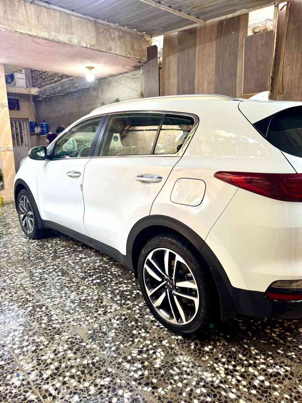 اسبورتج موديل ٢٠٢١ مكفولة كفالة عامة مواصفات نصف فول ماشية ٦٤ رقم بغداد الجديد والسيارة بأسمي مكاني بغداد /الغزالية 
السعر ٢٠٨
***********
