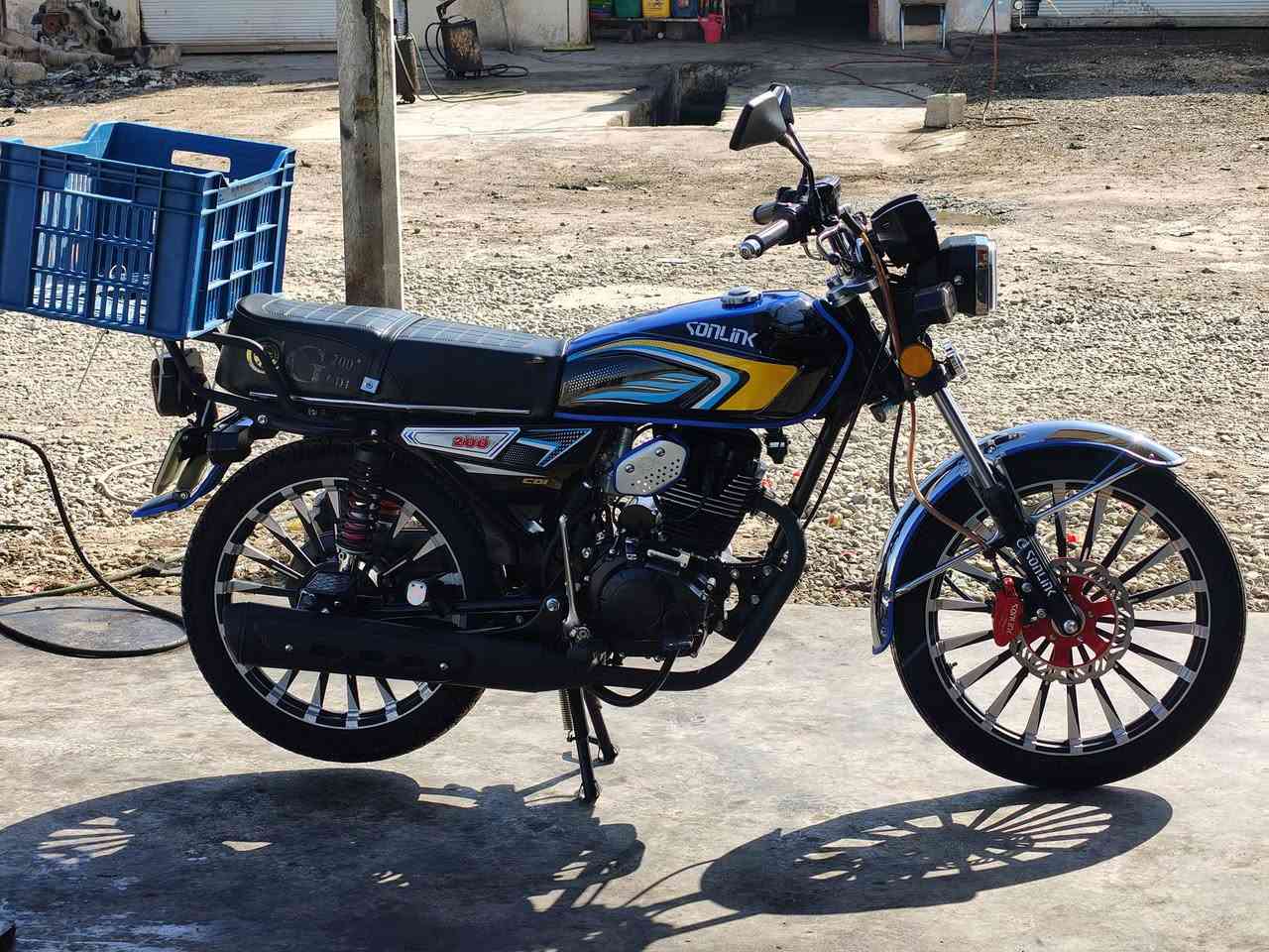 السلام عليكم ماطور سولنك موديل24محدث 25 وزن ثقيل الباب الاول محرك شرط كربايات شرط بعده علا وضع الشركه السعر 800 وبي مجال للستفسار اتصل على الرقم ***********
