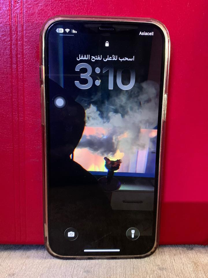 السلام عليكم 12برو ماكس جديد شحط مابي ذ256لون نيلي  ممبدل بي اي شي *********** ملاحضة حماية مكسوره مو الكامرة
