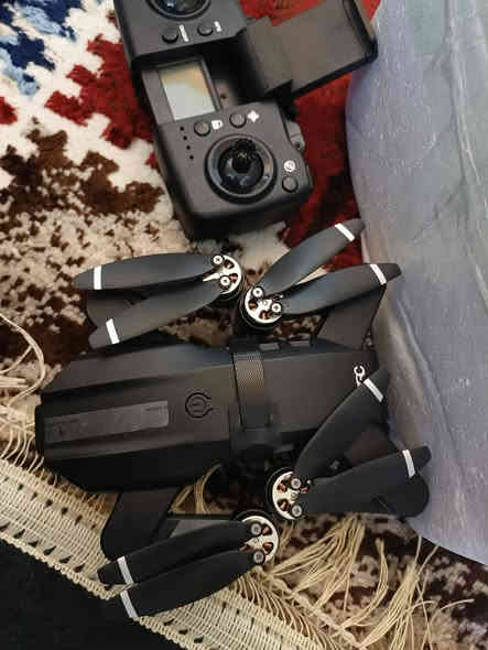 ادرون L 900 برو ماكس جديد لوك جي بي اس رجوع ذاتي ارتفاع 200 متر وعرض 2000  متر رجوع ذاتي السعر 100 الف الاتصال على رقم *********** امازن جيد
