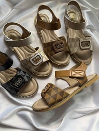 جديد • روز • توصيل