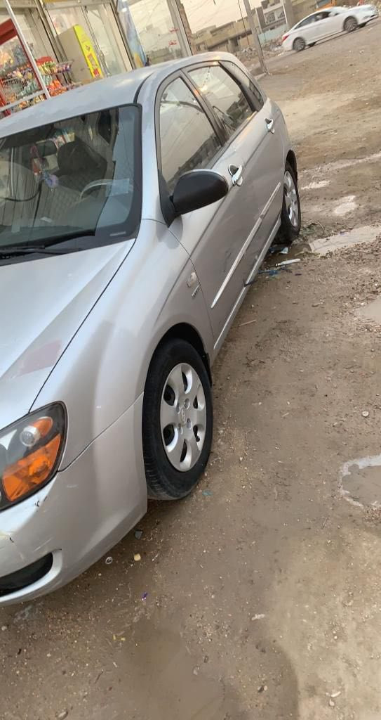 السلام عليكم سيراتو موديل ٢٠٠٧ سياره بلاديه حلوه حداديه نظيفه كير محرك تبريد تخم تاير 
سعر ٦٥وبيهه مجال 
***********
***********
مكان بعقوبه تقاطع القدس دور زراعه
