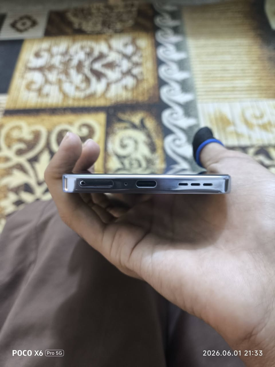 انفنكس جي تي 20 برو الذاكره 256 الجهاز ما داخل صيانه أو كلش نضيف الجهاز بدون ملحقات بس ويا شاحنه تدعم الشحن السريع أو كفر الجهاز الاصلي الجهاز مكفول تفحص او تاخذ السعر 300 أو بي مجال رقمي *********** بغداد
