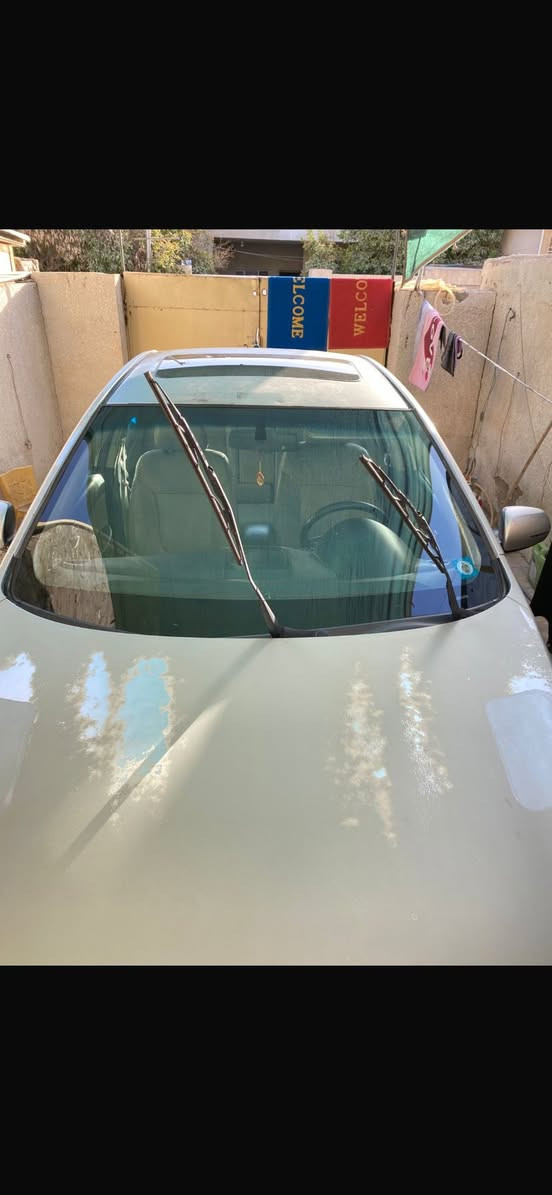 السلام عليكم سيراتو 12 فول فتحة بصمة حساس خلفي كأمره شفتات مصبوغة احزام وبيها جراد مكينه كير خير من الله تبريد ماشاء الله تخم تاير جديد 95 وبيها مجال للشراي عنواني شهداء البياع ***********
