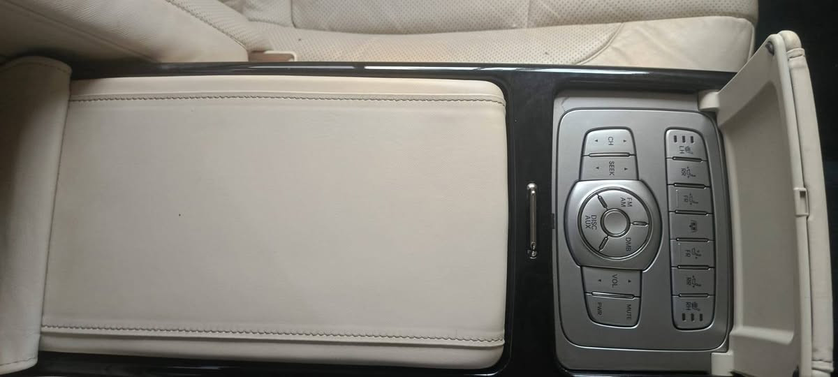 السلام عليكم ورحمة الله وبركاتة  وين اليدور كارتون   وجديد  
 جنزز. موديل 2015 ادوات متوئمة   اربيل انكليزي ع الشاصي طبق الاصل وين ميعجبك دك حاسبه كارتون السياره فول نضافه اذا بيها نقص برغي ينزل من سعرها بعدها بدهن كوريا 

✺كصة جنطة شغل درجة اولى  باجات اقوه شغل بلسوك 
✺دخول جديد مشي قليل   
✺متومة اربيل شرط الحاسبة 
✺سنوية  اصليه شرط ام الفسفوره   
✺فول مواصفات فتحه
✺تحكم مري كهربائي +مري شفط + اشاير بلمري 
✺كروز نظام تثبيت سرعة نضام ايكو 
✺ شاشه كبيره كامرات امامي وخلفي دواره 
✺كشنات جلد تدفئه بلكشنات امامي وخلفي تحكم مشنات كهرباء كلشي واضح بلصور 
ثلاجه شغاله 
برده بلاد خلفيه 
بصمه 
✺حساسات امامي خلفي  
✺رادرات  
✺مانع انزلاق 
✺السيارة جاهزة وبدون اي نقص كاملة على 24 حباية  تستلم بدون اي نقص اذا بيها نقص تنزل من سعرها بعدها بدهن كوريا
✺سيارة احلى من الصور وشغلها مضبوط 
✺كير مكينة  حدادية دواخل كهربائيات كلشي جاهز
✺مكان السيارة نجف 
✺السعر 48 وبيه مجال حك الجيه فقط خواتها 55 و60 وانتو تعرفون سوك 
 للاستفسار الاتصال على الرقم
‏ ‏‪***********‬‏
