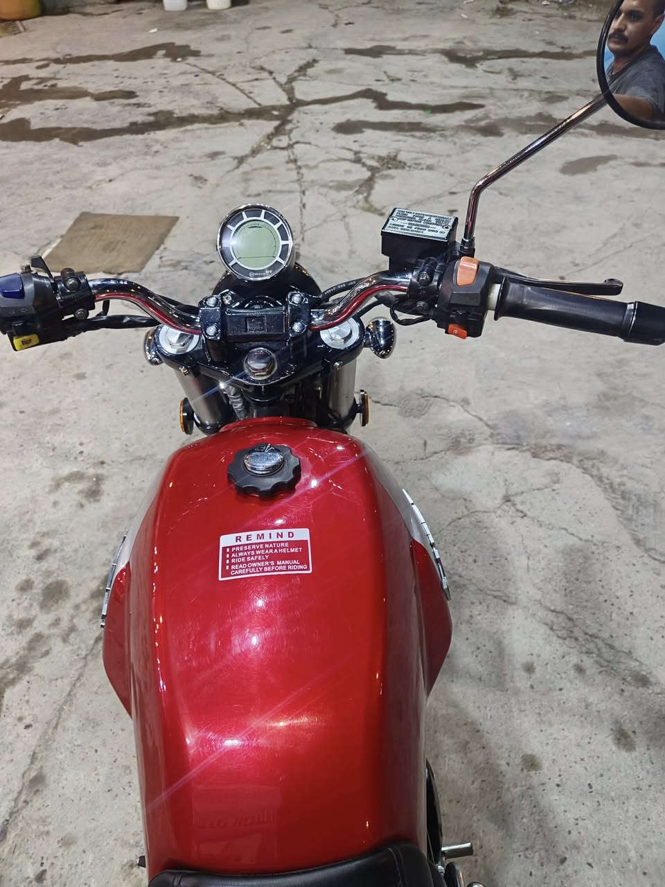 سلام عليكم دايون لايته لبيع مديل
2022 رقم جديد نجف مداور ثاني 
يوم محرك 200 دراجه ماعايزه اي شي
نكره سلف وغراظه كله بلادي ومامفتوح 
أي برغي بيه مكان نجف السعر 2000000
وبيه مجال***********
