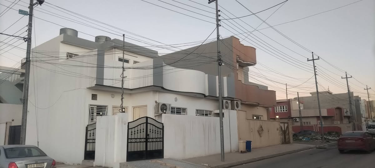 اعلان رقم 166
🔴 البيت في مقاطعة 118
🔴 سند طابو الزهور
🔴 المساحة 100 متر  ركن
🔴 السعر 200 مليون
🔴 طابق واحد يتكون من كراج ومطبخ واستقبال هول وسطي وصحيات  غرف نوم
🔴 الطابق الثاني غرفة نوم وسطح
🛑يعلن  مكتب أرض الكندي للتجارة العقارات 🔊
🔥🔥 بيع وشراء الأراضي  والبيوت 🔥🔥(سكني/ زراعي/ تجاري)
🛑يوجد عروض اخرى في المكتب✅نستقبل كافة العروض 🔥
🛑لتفاصيل اكثر زيارة المكتب او الاتصال على أرقام الهواتف

***********

***********

***********
