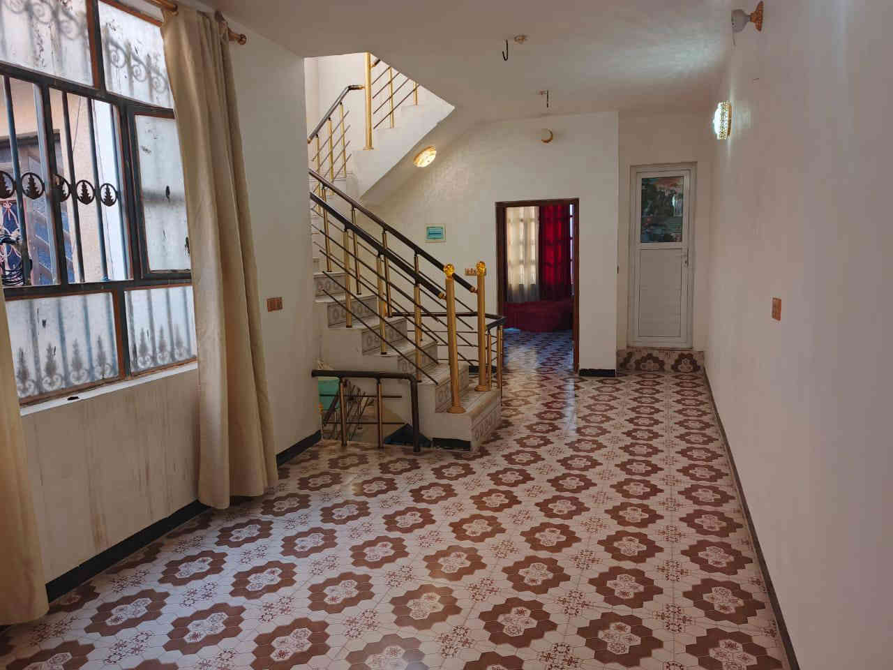 سلام عليكم بيت ١٠٠متر حي النداء منطقة ٥٩طابقين كامل مكمل بناء جديد طابوك وصب كونكريت يحتوي البيت على الطابق الاول استقبال ومطبخ وصاله وغرفه وحمامات داخل وخارج
والطابق الثاني غرفتين وصاله وحمامات وسطحين البيت حلو وجديد مال جناي موقع البيت قريب على شارع ١٥ وثالث بيت عن الساحه الجبير مال المدرسة الصينيه السعر ١٢٥وبيه مجال 
***********
