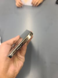 ايفون 12 برو ماكس للبيع 07816996925 مبدل بي شاشه زينه وكامره اصليه وبط...