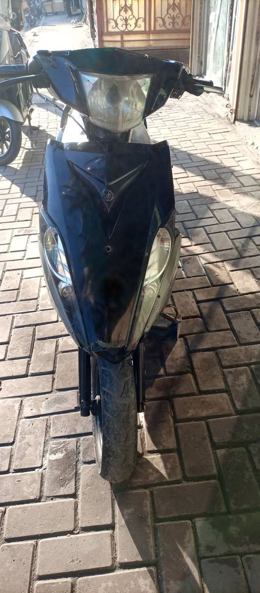 سلام عليكم دراجة ماكس مضلع حديث للبيع كامله سلف وهندر مكينه ناعمه شلعه ومعدل نكره شوكت ما جان دبلات شغاله كهربائية كله شغاله بس بيه (خيط تبخير قليل) باقي كله كامله السعر 350 وبيه مجال مكان بغداد الكاظيه.الرقم ***********بي واتساب
