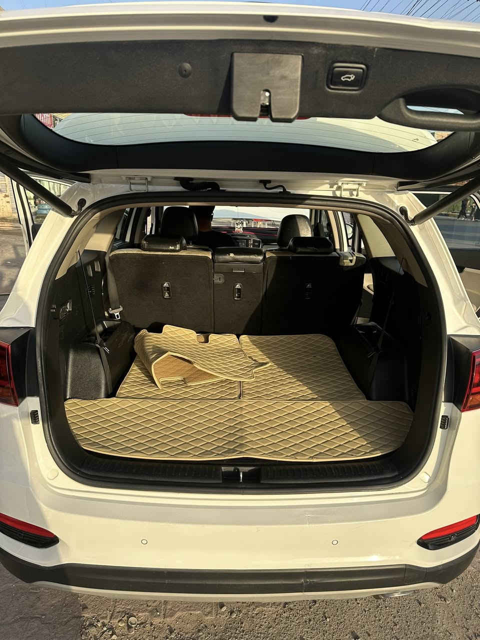 سلام عليكم سورنتو  موديل ٢٠٢٠ خليجي بيع على الحادث الاتصال ***********
