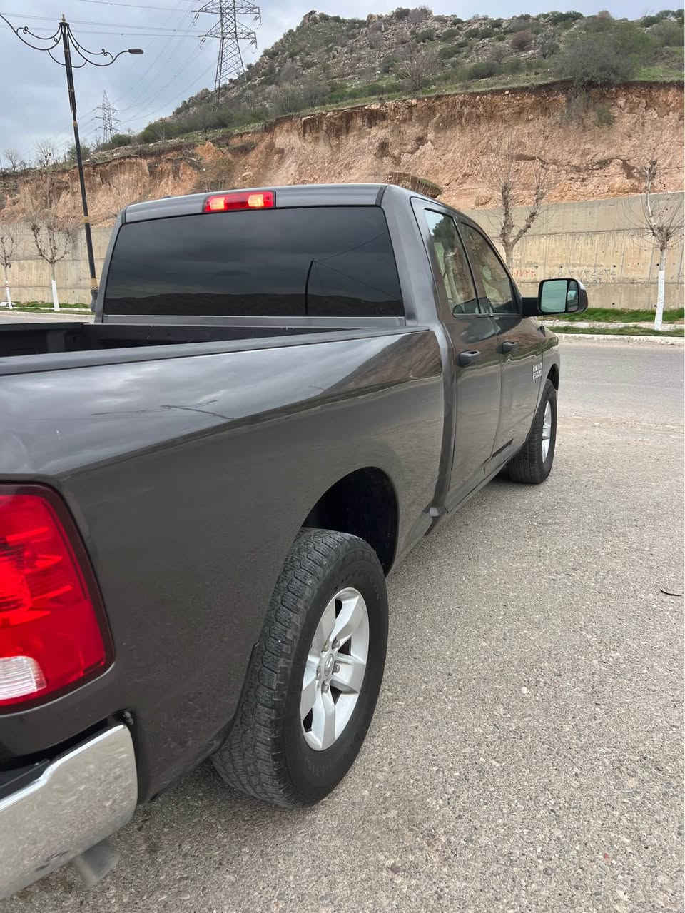 دوج رام 2021 باب خلفي نفر صبغ بدون دواخل +بدون دبل+ تعديل واحد 6 سلندرماشيه 35 m إرباك سليم☎️*********** دهوك, العراق
