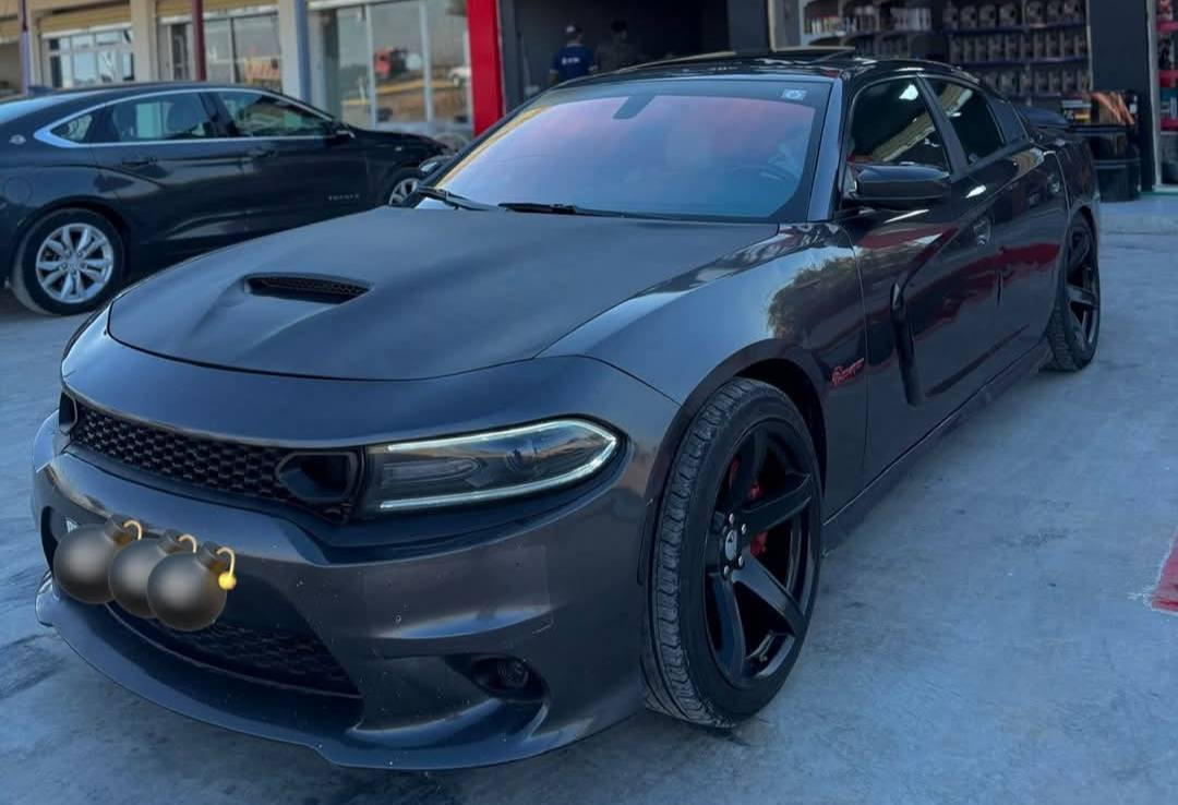 جارجر اصل سكات SRT 2016 سلايد فول مواصفات 
رقم بغداد دولي هزه وسنويه وارقام جدد 
ملاحظه 
(المكينه5700ولكير والاكسلSRT🐝مكفوله)
منضومه غاز بيه 
لونه فيلي ميتاليك 

💎 ســعــر ✅ ::  الــرد تلقائي📮

حادث:_ 2C3CDXGJ5GH274619
سياره بدون دواخل لغود شواصي وحوض مكفولات تكم داخليه بلاديات صبغ 3قطع
بدون ايرباك 
تبريد تدفىه شغال 
بيه برمجة  تموت البطل ايكل
فول مواصفات 
فتحه 
شاشه جبيره وكامره وحساسات خلفيه 
لانج كونترول ودرايف مود ودكمه srt
ونظام ايكو بلادي
شفتات ستيرن وكهرباء وتدفئه ستيرن حرف D رياضي 
كشنات
اناره داخليه 
سقف روز رايز
سستم صوت دمام 
تشغيل عن بعد 
منظومه غاز 
غرفه كامله SRT
فجوج برمبو SRT
فلنجات كبار SRT
اكسل قفل 3.9 SRT
كزوز دبات سود SRT
هدرز SRT 
عداد 300 
ماشيه 95 الف
منظومه زنون 
وبعد بيه مواصفات هوايه سياره بلاديه 
كير ومكينه وصدر وتبريد مكفولات 
كلوب سيرفس ممشتغل 
ويل نجمه وتايرات تعبانه

رقم صاحب السيارة 
***********
