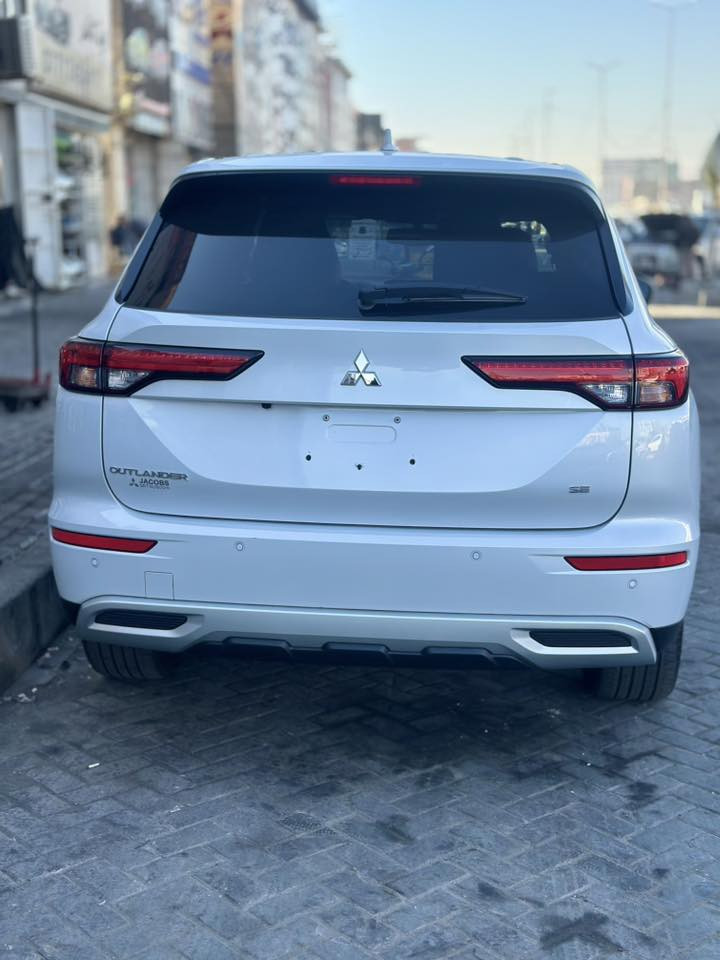 🚗للبيع – سيارة صفر (وكالة امريكي ) 🚗
Mitsubishi Outlander 2024 – فئة SE (أعلى م

📌 رقم شاصي (JA4J3VA85RZ065569)

✨ المواصفات:

 • محرك قوي و اقتصادي (4 سلندر)

 • نظام دفع ثنائي (أمامي FWD)

 • شاشة كبيرة + نظام ملاحة

 • كاميرات 360 درجة

 • حساسات أمامية وخلفية

 • فتحة سقف (Sunroof)

 • مقاعد جلد فخمة

 • توتدفئة للمقاعد

 • نظام تشغيل بصمة (Smart Key)

•

 • شاشة عدادات رقمية

 • نظام صوتي عالي الجودة

 • مثبت سرعة + رادار

 • نظام أمان متكامل (تحذير خروج عن المسار + مانع اصطدام)

 • 7 ركاب (عائلية مريحة)

📌 الحالة: صفر كيلومتر – 

وارد امريكي تقرير مياه امطار تشغيل وقياده من داخل مزاد امريكا 

📌 اللون: (ابيض صدفي )

 📌 رقم شاصي (JA4J3VA85RZ065569)

🔥 سيارة متكاملة – أعلى فئة – جاهزة للتسجيل

تترقم جميع محافظات من غير قليم كردستان 

📞 للاستفسار: (رقمك هاتف 📞 ***********

— في ‏بغداد. الطالبية.‏
