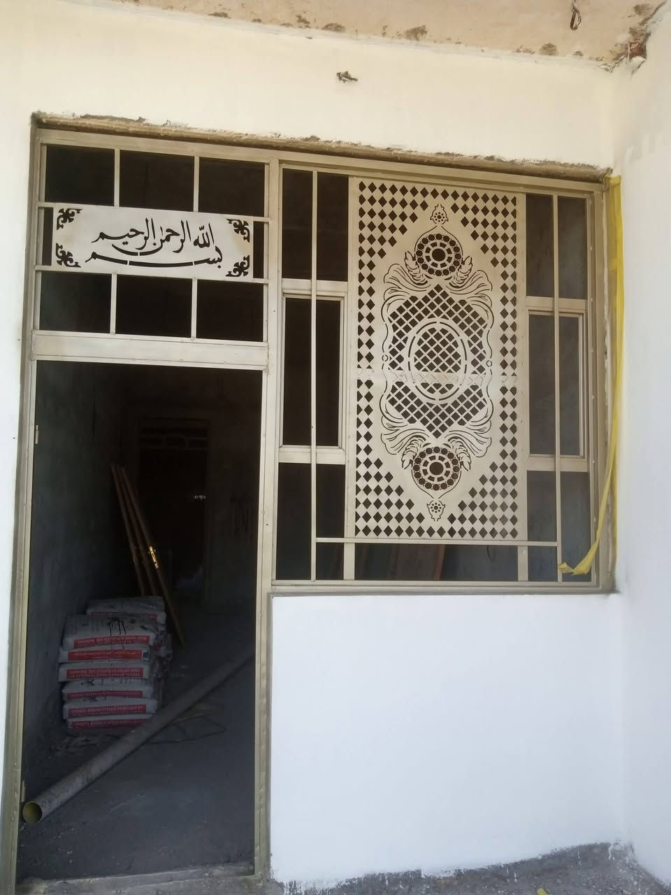 صبغ وتنضيف بيبان وشبابيك درجه اولى بسعار مناسبة الاتصال عل رقم *********** أو مراسلتي خاص وتدللون 🌷
