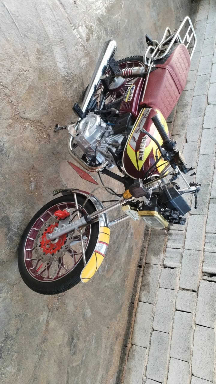 دراجه سيفان موديل ٢٤ محرك ٢٠٠ أوراقها موجوده  كهربائيات كلها شغاله كامله اي نقص مابيها رايدها ب ٧٥٠ وبيها مجال الاتصال علئ الرقم ***********
