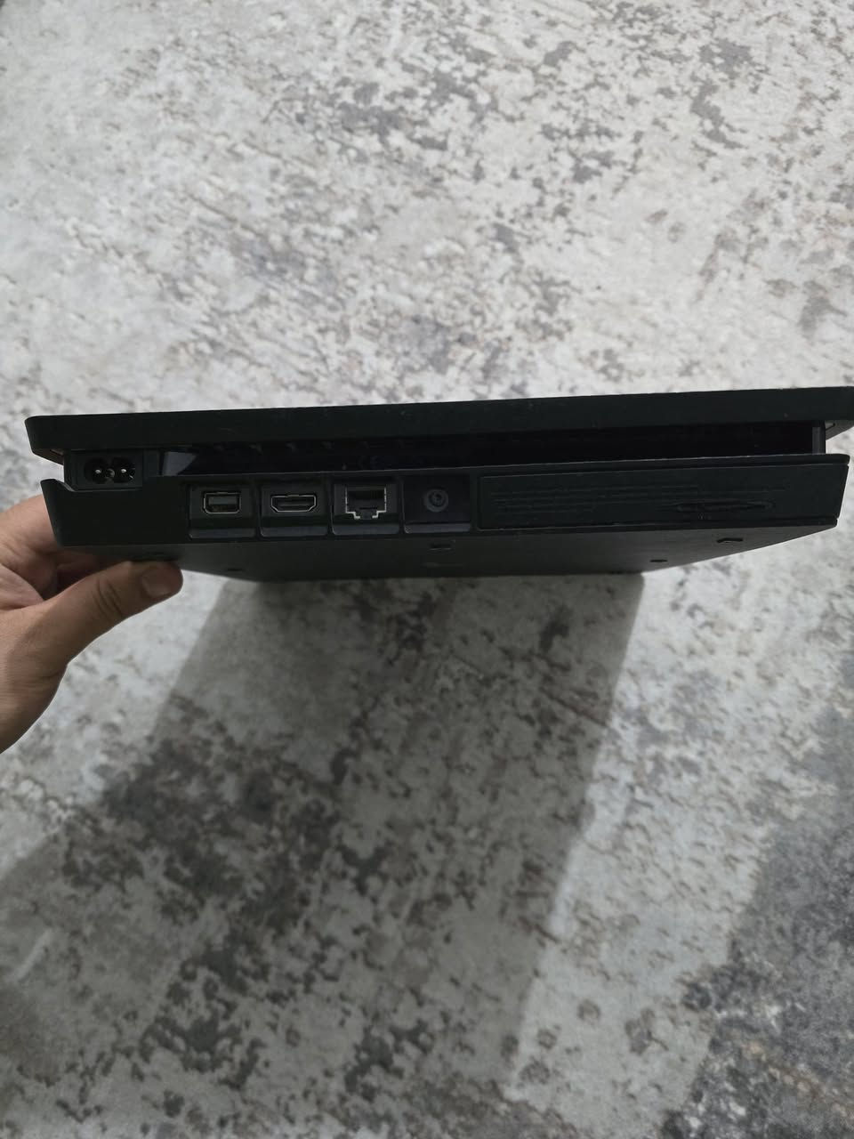 للبيع مستعمل استعمل  بيت  ويا بيس ٢٠ انكليزي لوحدها سعرها 50 والثانيه فيفه مع يدتين  سعر الجهاز كامل وي غراضها 250 
***********
