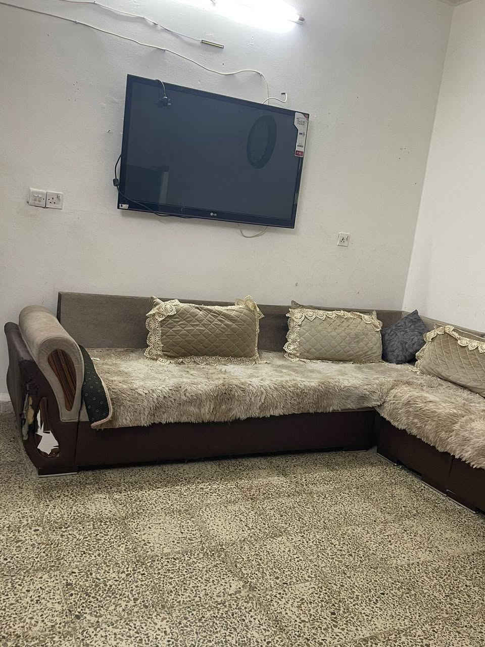 ديوان للبيع شغل نجار كلش قوي بس عيبه البزون خرمش اليدات مالته


**إذا كنت صاحب هذا الإعلان وتريد حذفه لأي سبب، رجاءا أرسل رسالة إلى الدعم الفني**