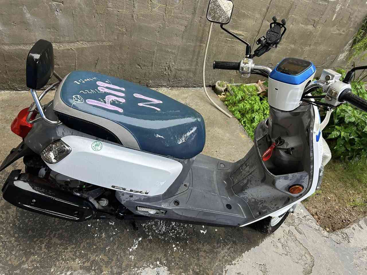 سلام عليكم بوليس مصطره حديث للبيع تنبيه دراجه رمبه رمبه مكاني زعفرانيه ***********
