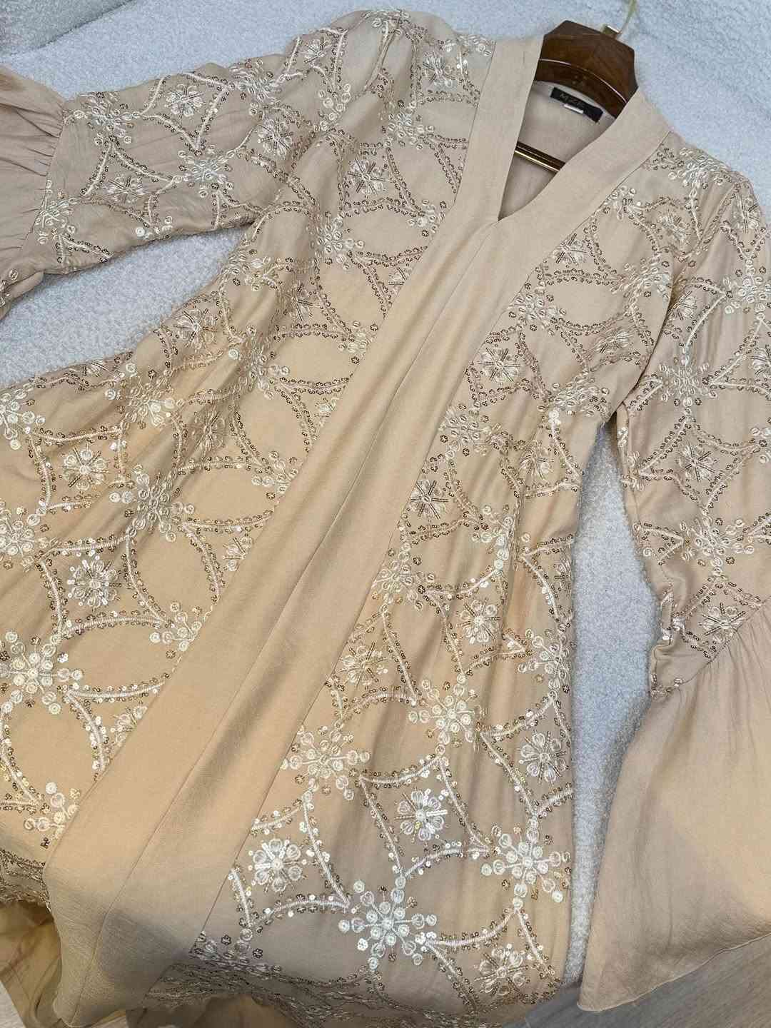 الــسعـر20الـف💛✨
القياسات(L,xl,2x,,3x)

للحجز و الاستفسار التواصل على الأرقام واتس اب 
***********
***********
***********
***********

توصيل بغداد  5000
توصيل محافظات  5000
