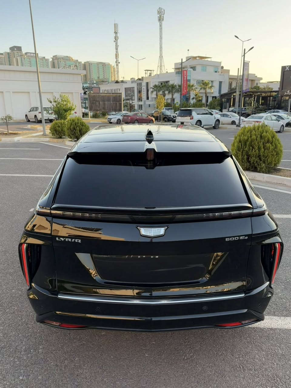 2023 CADILLAC LYRIQ
ماشيه 24 الف كيلو متر 
مبدل صندوق نفس لون بدون داخل بدون يرباك بشرط 
موصفات فول فول 
سياره حيل نضيفه ماشيه قليل 
مرقمه جاهزه كلشي بيه جديد + بيه كتاب تضليل 
موجوده بربيل 
سعره 325 ورقه 
***********
