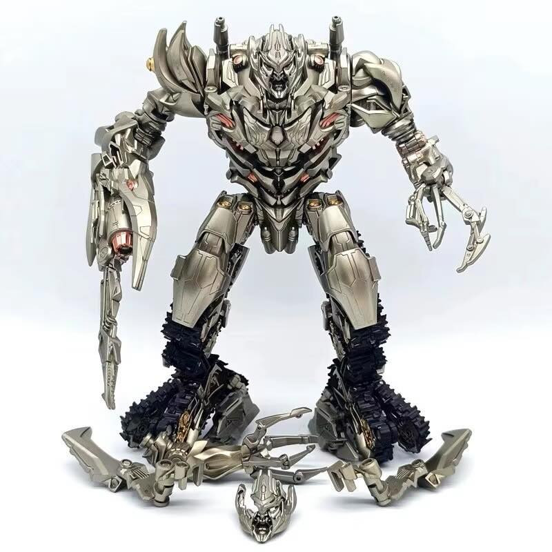 مجسم لشخصية Megatron (ميغاترون) من سلسلة أفلام "المتحولون" (Transformers)، وتحديداً إصدار TW-1029 من إنتاج شركة Baiwei.
الشخصية: ميغاترون كما ظهر في فيلم Transformers: Revenge of the Fallen (المتحولون: ثأر الهاوي).نوع اللعبة: مجسم قابل للتحول (Deformation Toy) يتحول من وضع الروبوت إلى وضع "دبابة فضائية" (Cybertronian Tank).
للمزيد من المعلومات مراسلة الصفحة.
يتوفر خدمة توصيل لجميع محافظات العراق 🚕


**إذا كنت صاحب هذا الإعلان وتريد حذفه لأي سبب، رجاءا أرسل رسالة إلى الدعم الفني**