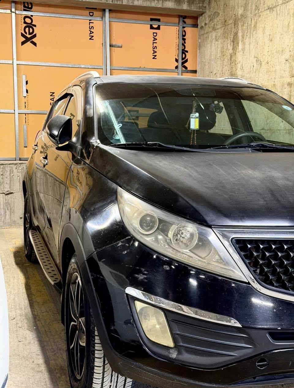 السلام عليكم عندي كيا سبورتج 2016 امريكي حادثه فقط جاملغ خلفي عكس السايق رقم دهوك بأسمي 
محرك 2400 GT
سويج
تبريد قطعتين 
حساسات 
مكاني بغداد زيونة 
السعرررر 118$ 
للاتصال 
***********
