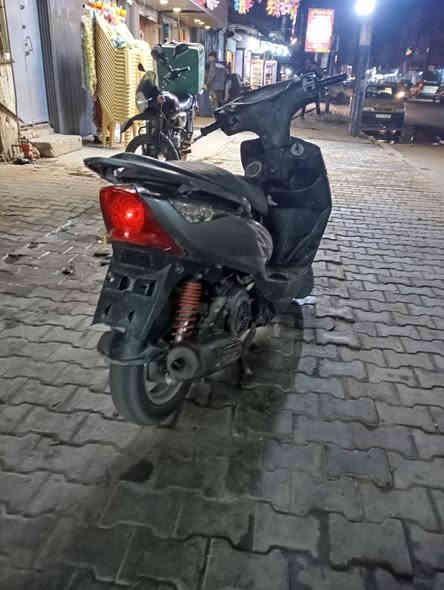 سلام عليكم ثعلب للبيع الدراجة كلشي شغال بيهة كهربائيات كاملة قفل جنطة قفل ستريت شلعة معدل تخبل مكاني كاظمية ب 550وبيهة مجال ***********(النقص البيهة واقية و الكير بكس)
