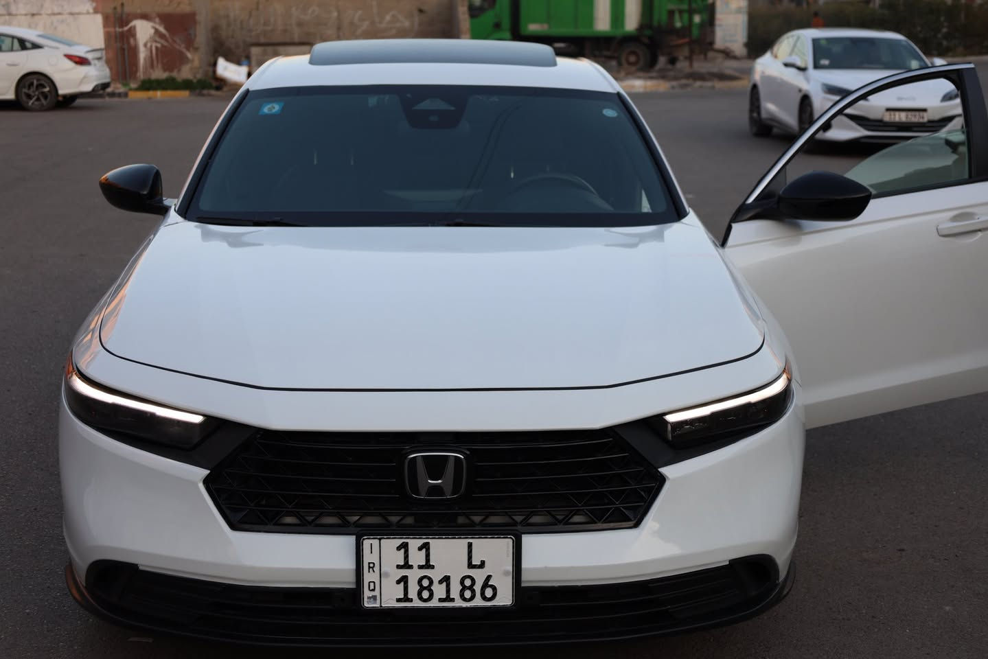 السلام عليكم هوندا اكورد 2024 سبورت ماشية ١٧ الف كيلو حادثها موضح بالصور بنيد مبدل وشبر بالچاملغ صبغ مرقمة وكاملة مكان السيارة بغداد حي الجهاد السعر ١٩٥ وبيها مجال بسيط للتواصل ***********
واتساب ***********
